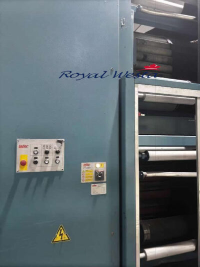 AE56140525Lafer Raising, Royalwesta (5)
